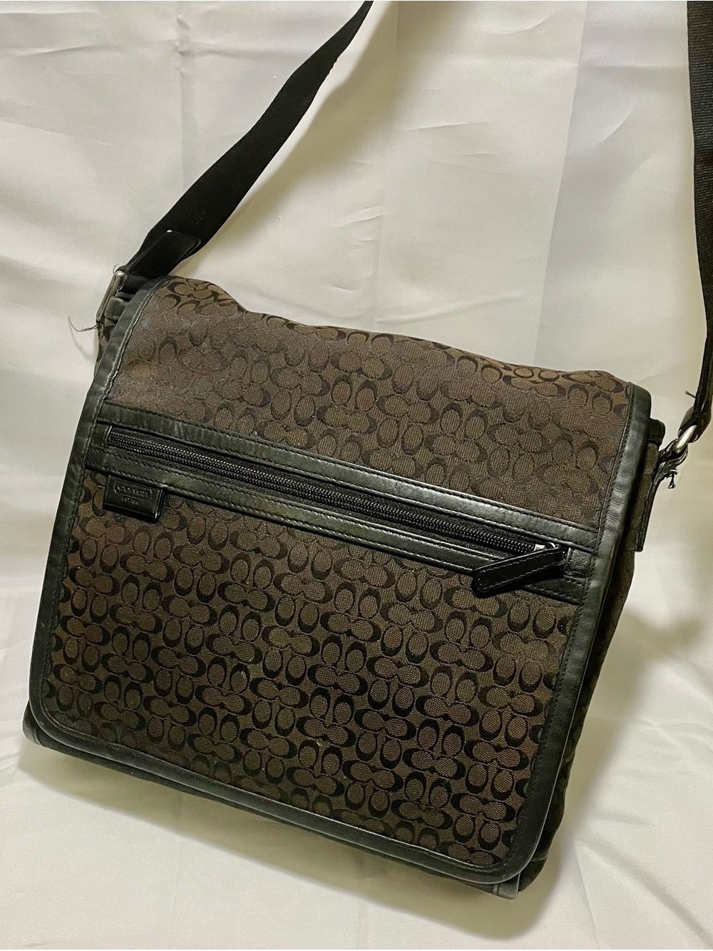 COACH Heritage Signature Jacquard Messenger Bag (Style F70699), EUC 💟